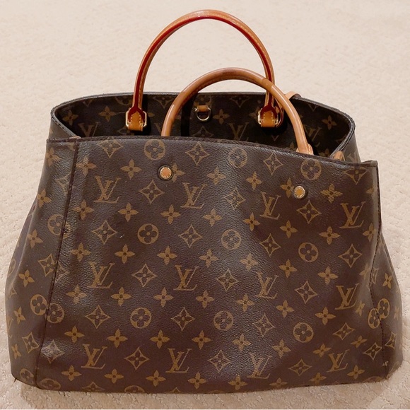 LOUIS VUITTON
Monogram Montaigne BB - Picture 1 of 15